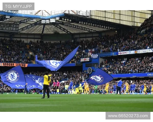 切尔西球迷卡车抗议蓝色财团